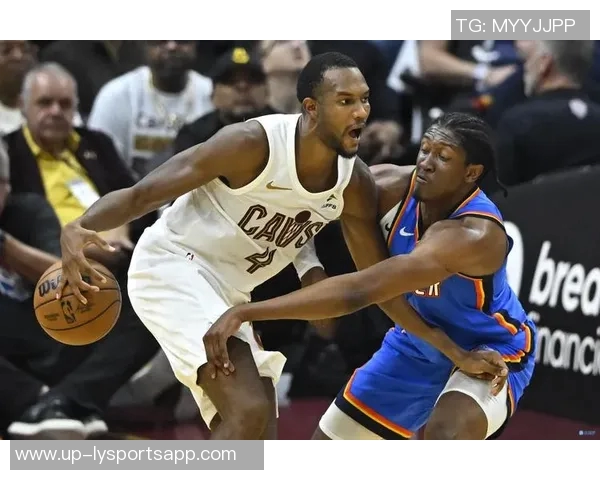 小莫布里半场表现出色7投3中贡献11分3篮板2助攻2盖帽 小莫布里半场表现出色7投3中贡献11分3篮板2助攻2盖帽