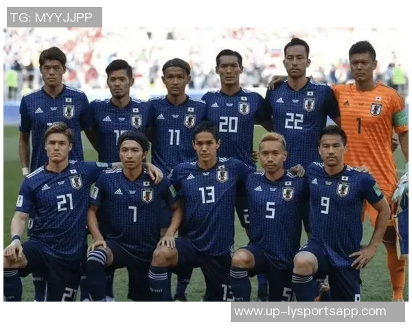 镰田大地与香川真司长友佑都同框训练为2026年世界杯备战